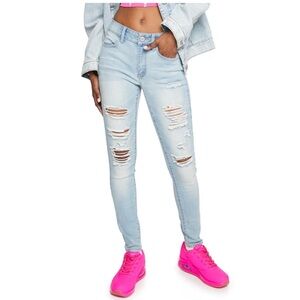 So Distressed Low Rise Ultimate Jegging, Size 7/28W